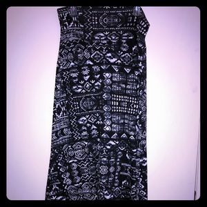 Mossimo black and white Aztec print Maxi skirt